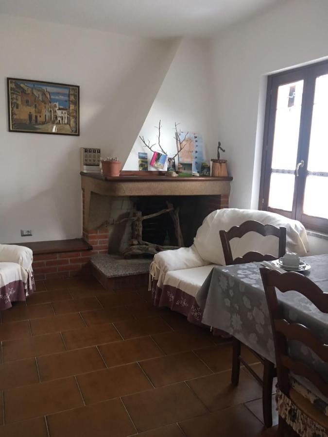 B&B Mideri Urzulei Buitenkant foto