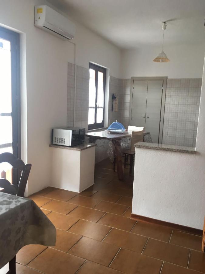 B&B Mideri Urzulei Buitenkant foto